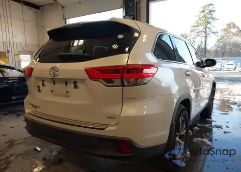 2019 Toyota Highlander Le z USA, uszkodzony, nr VIN 5TDBZRFH0KS978126